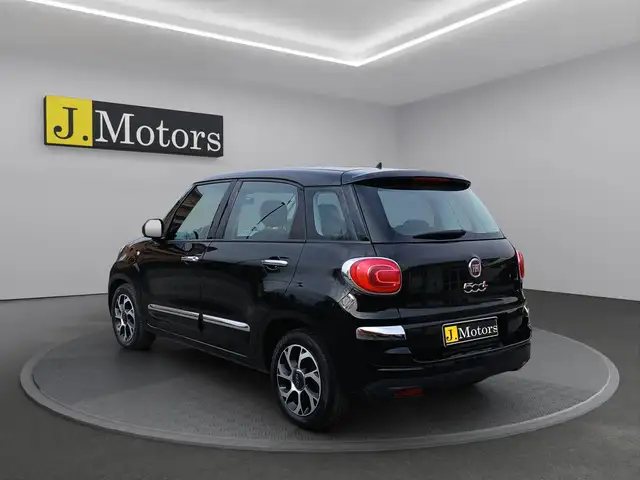 Fiat 500l view 3
