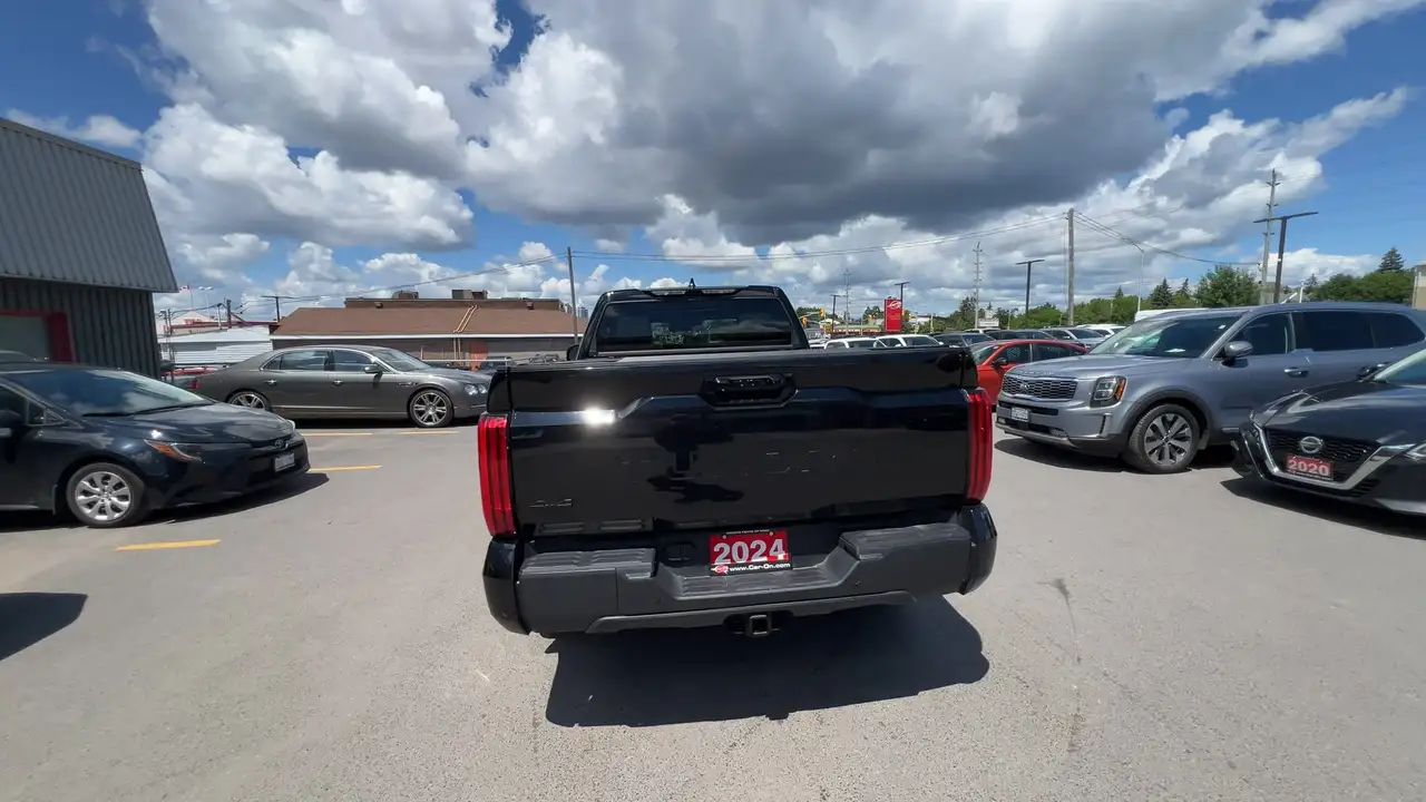 Toyota Tundra снимка Toyota Tundra