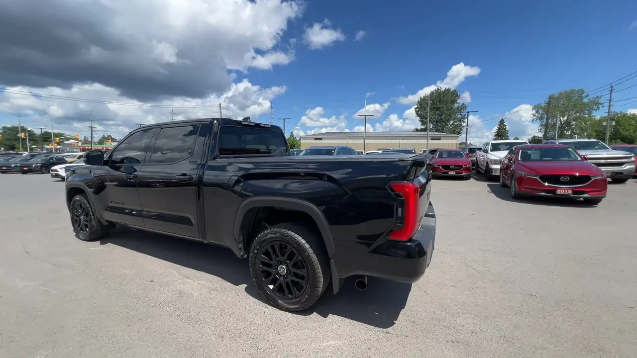 Toyota Tundra снимка Toyota Tundra
