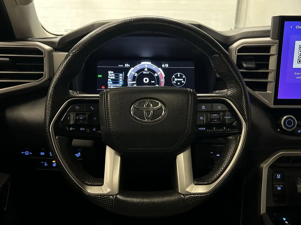 Toyota Tundra снимка Toyota Tundra