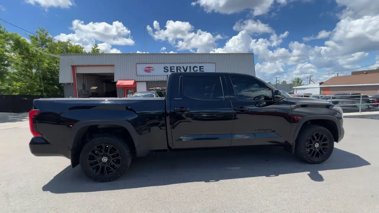 Toyota Tundra снимка Toyota Tundra