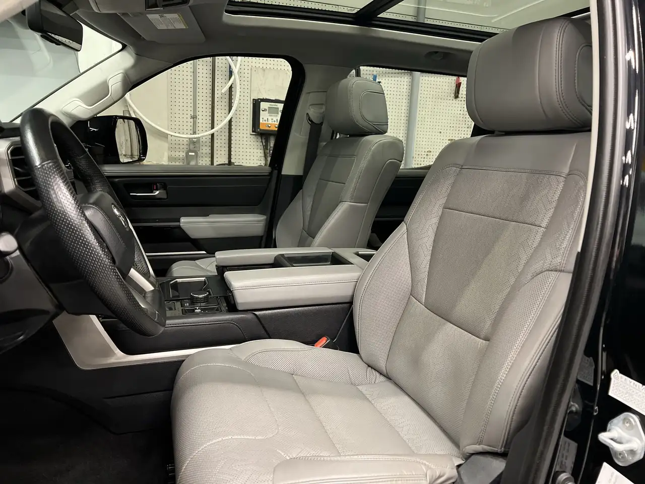 Toyota Tundra снимка Toyota Tundra