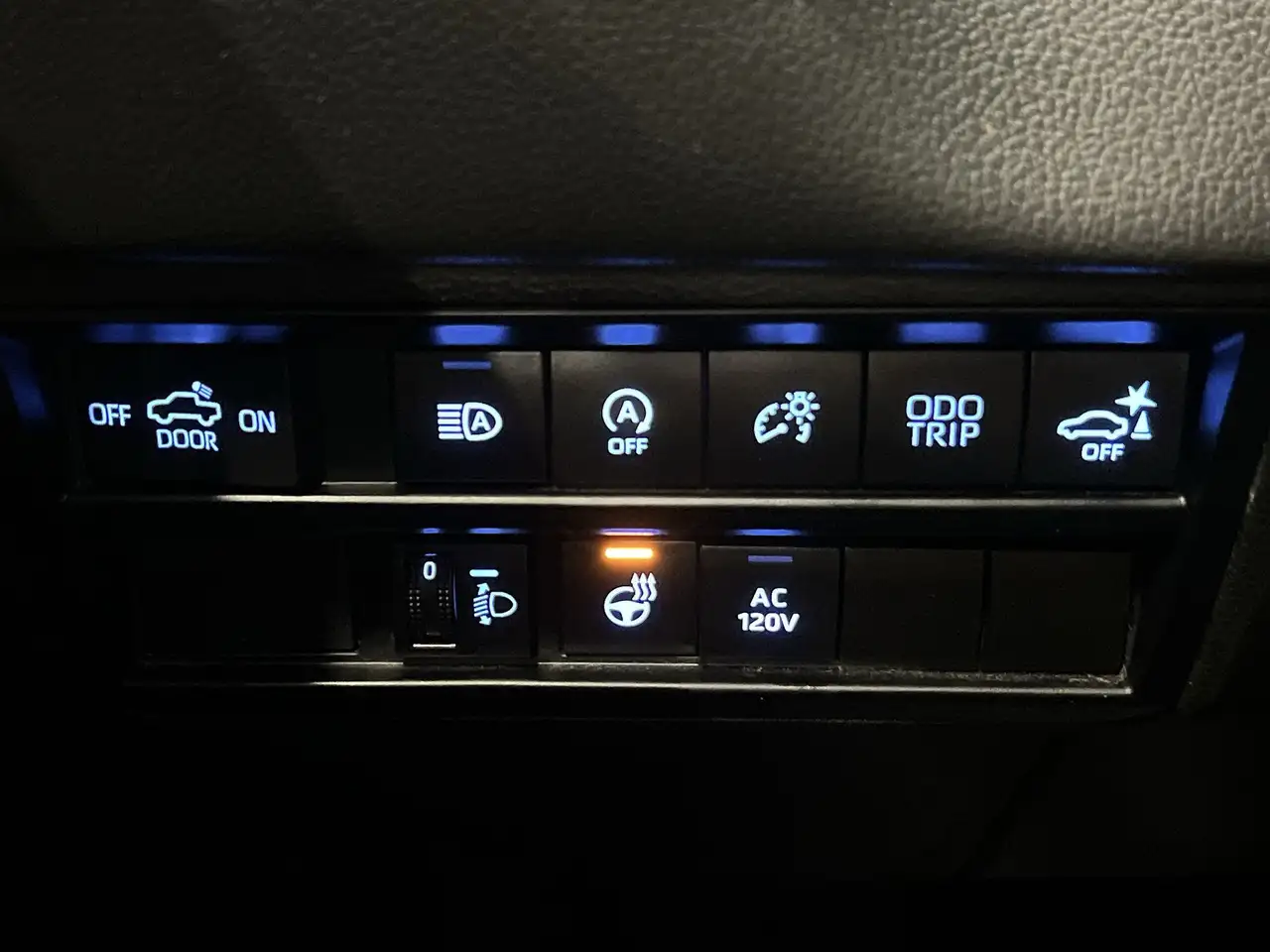 Toyota Tundra снимка Toyota Tundra