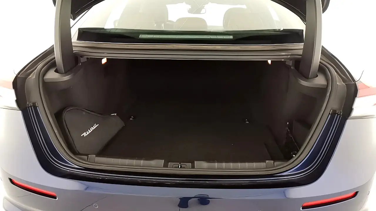 Maserati Ghibli 2021