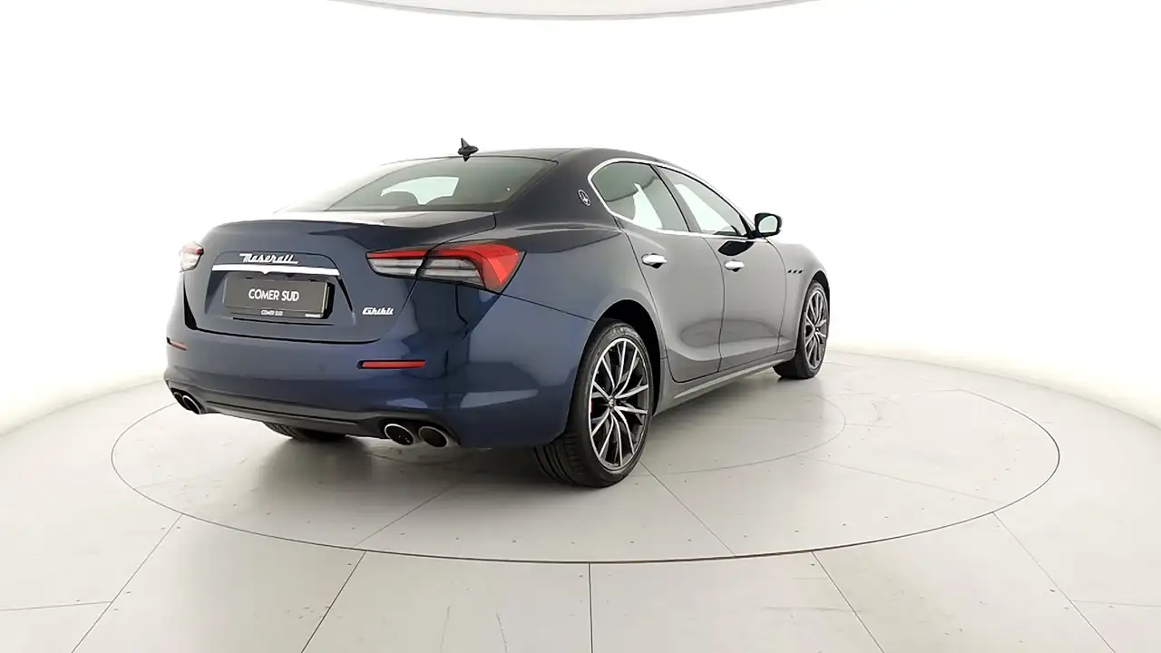 Maserati Ghibli 2021