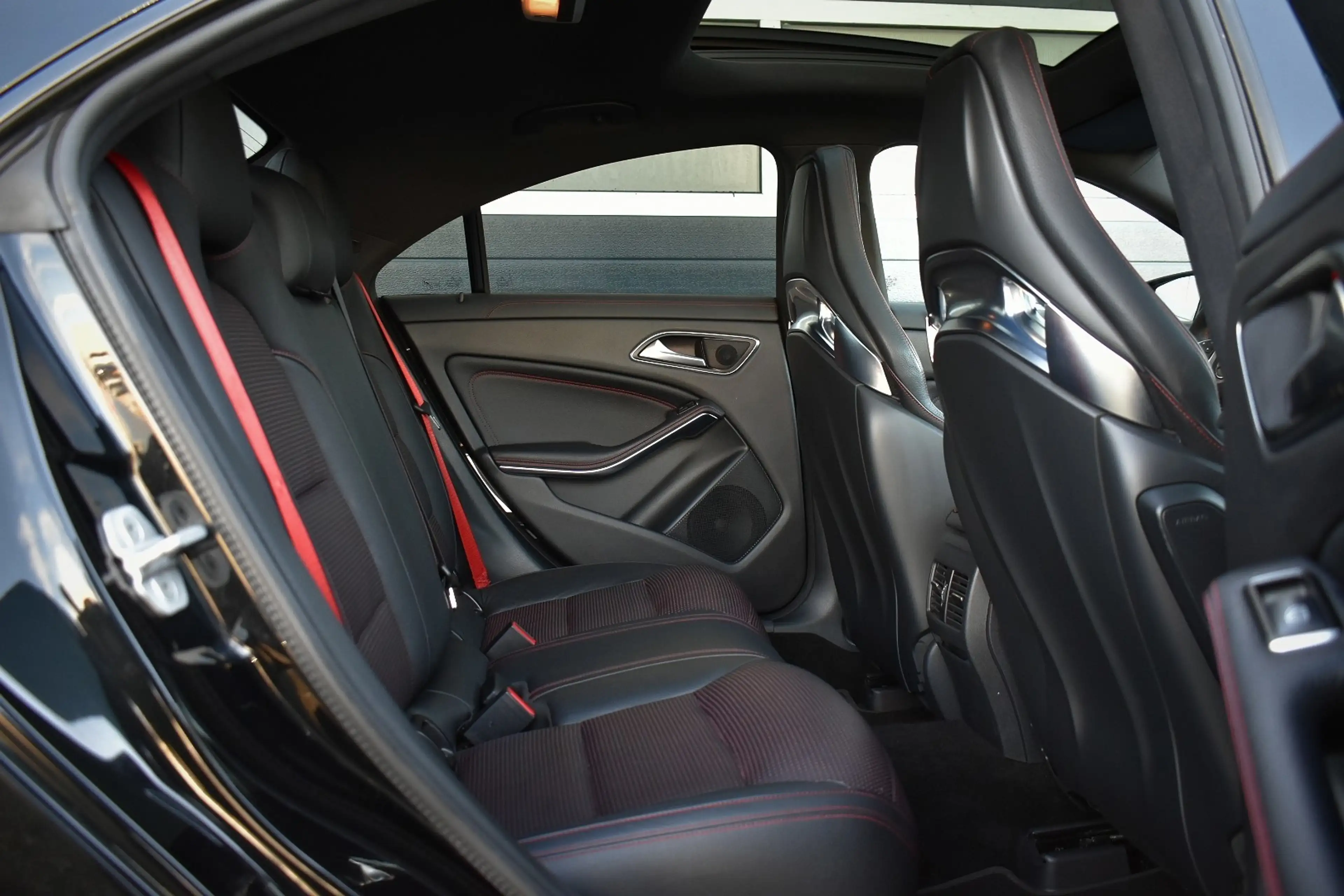 Mercedes-Benz CLA 45 AMG 4MATIC — photo 15