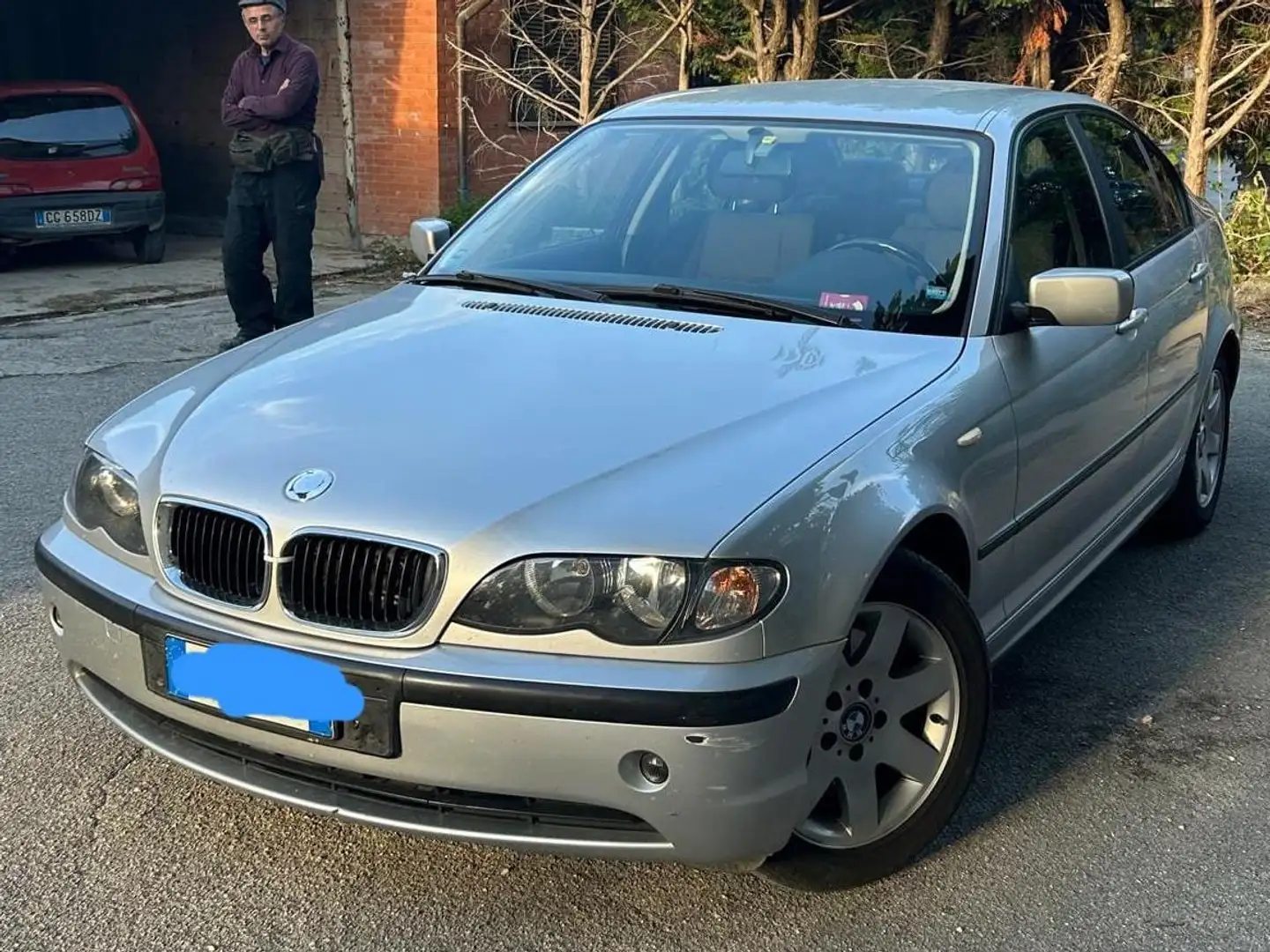 BMW 320 Serie 3 E46 Berlina 320d Attiva Argento - 2