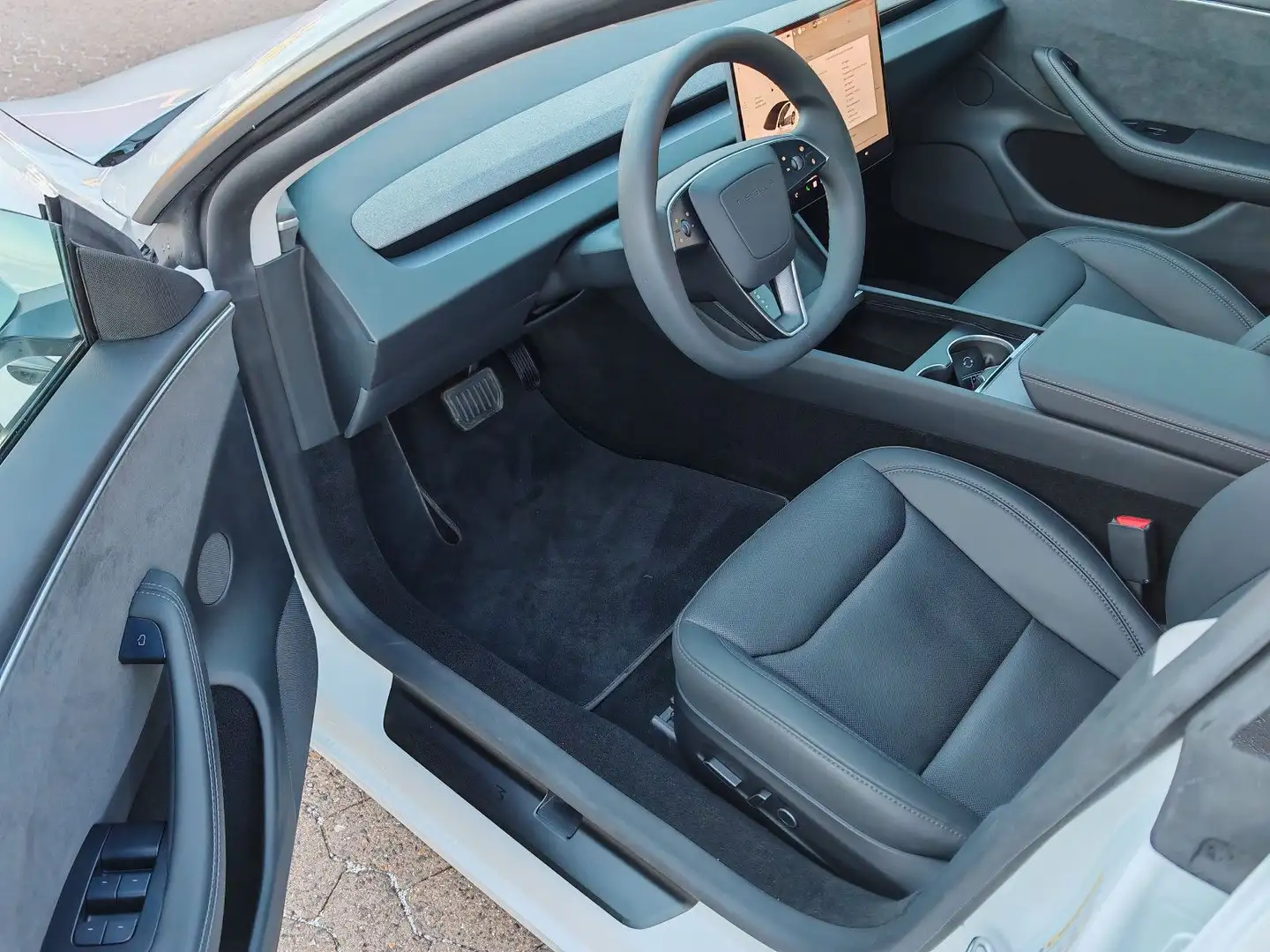 Tesla Model 3 Long Range AWD / AHK / 19" Weiß - 2