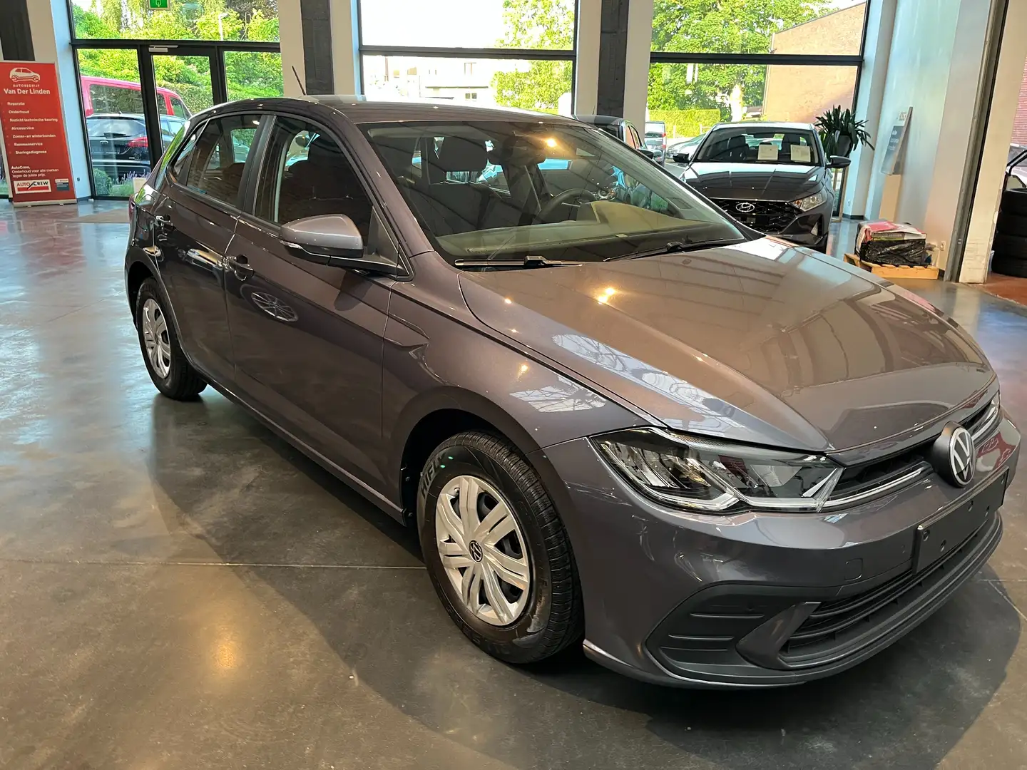 Volkswagen Polo 1.0 MPI Gris - 2