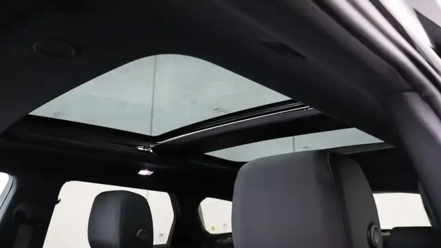 Land Rover Range Rover Evoque view 9