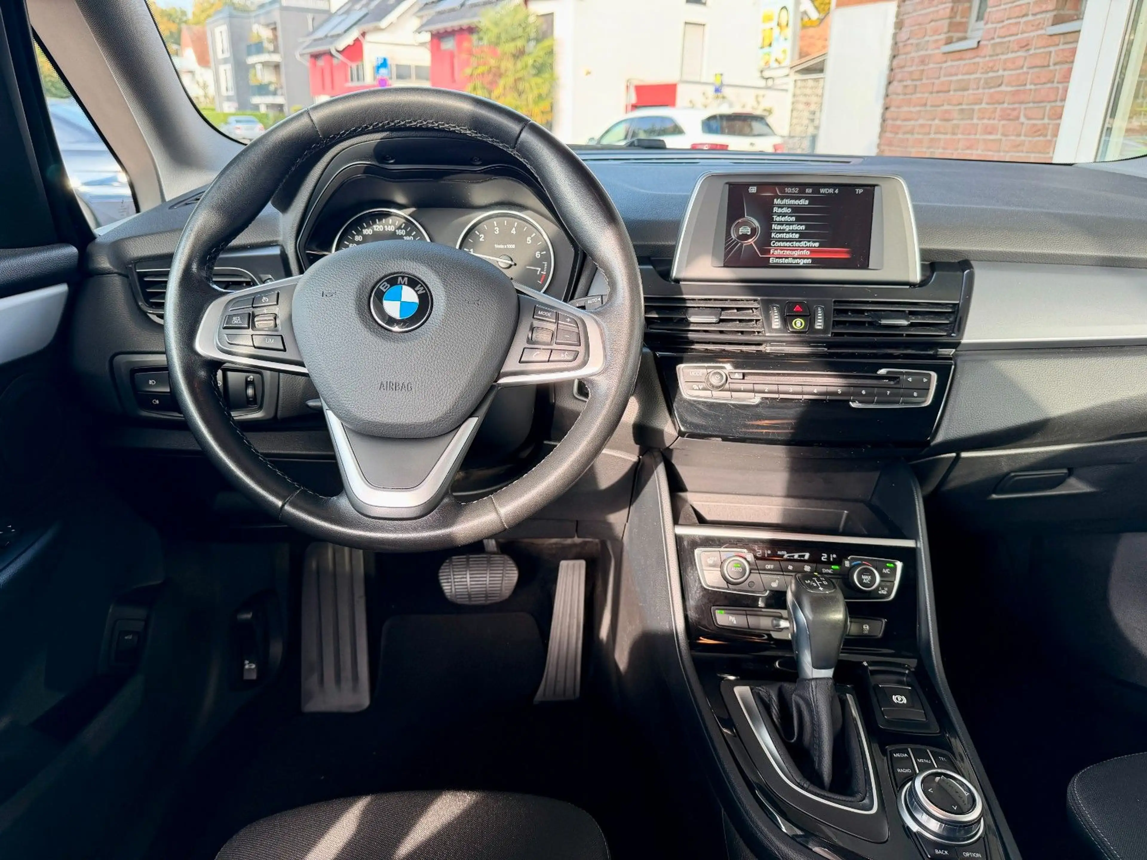 BMW 220 Autom. Sportsitze/LED/Navi/AHK — photo 15