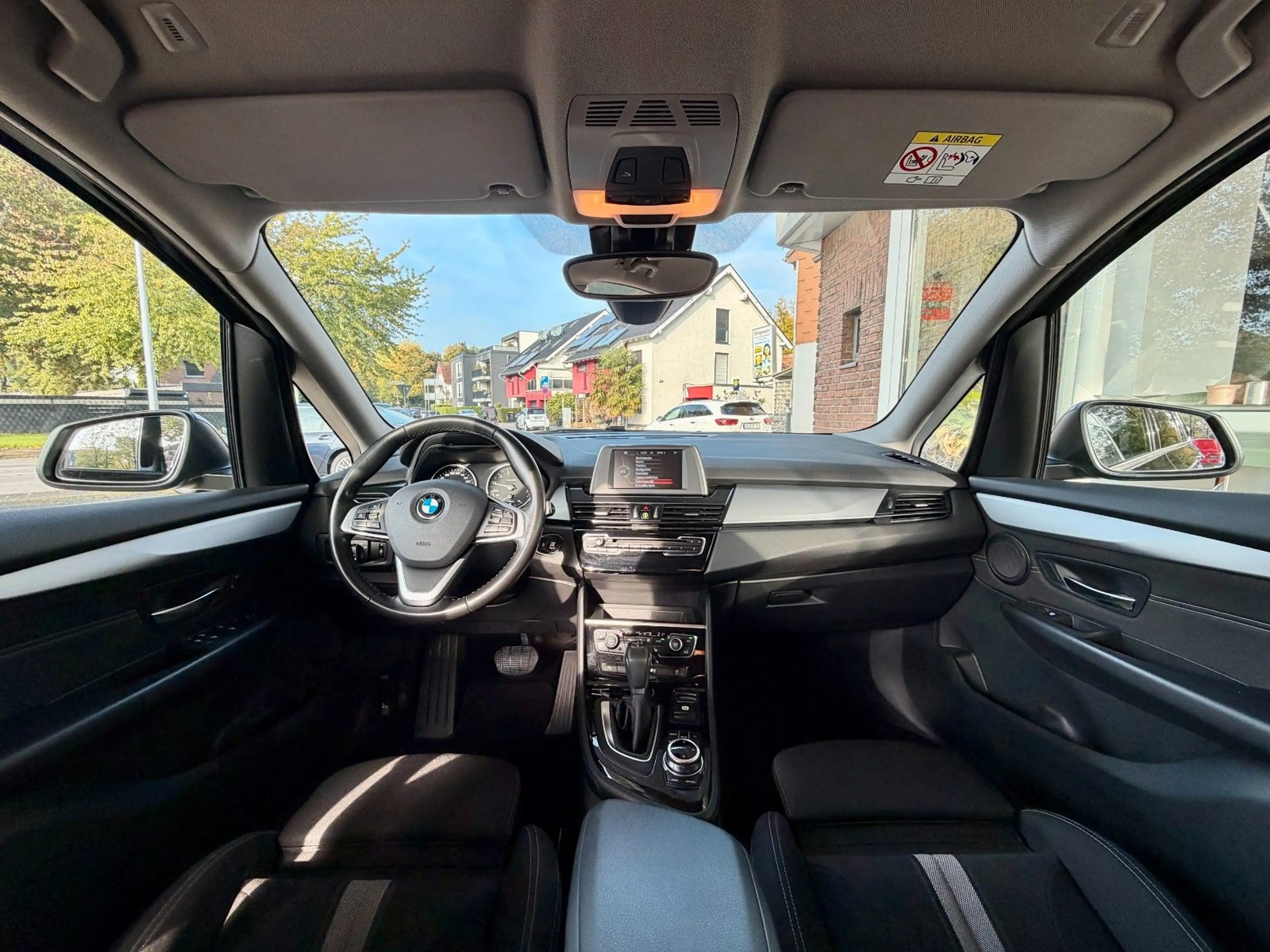 BMW 220 Autom. Sportsitze/LED/Navi/AHK — photo 14