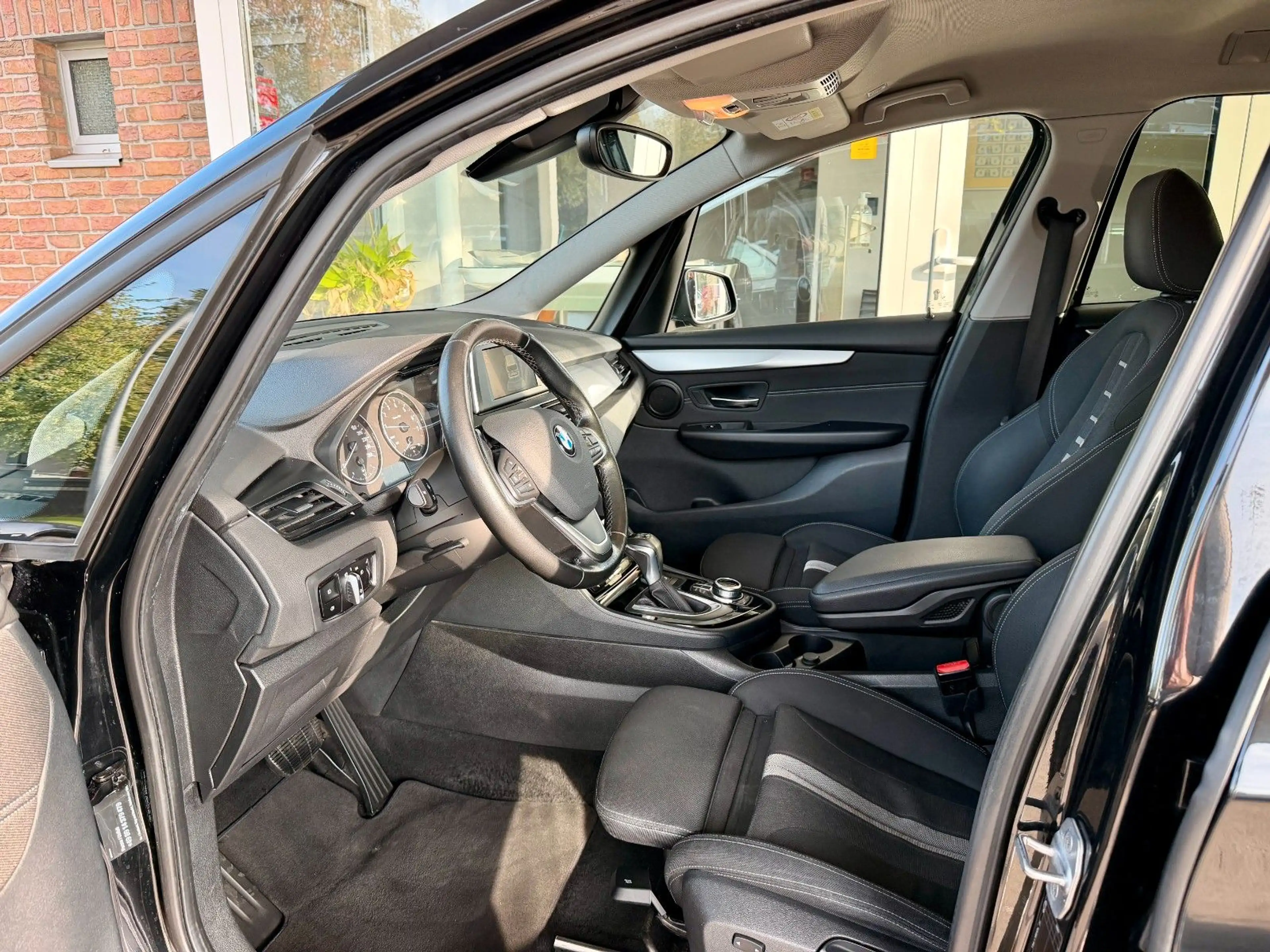 BMW 220 Autom. Sportsitze/LED/Navi/AHK — photo 10