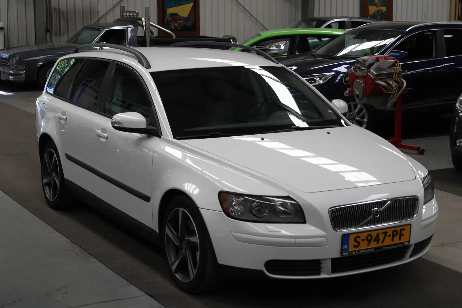 Volvo V50 2.4 Airco, Cruise control, Stuurbekrachtiging Blanc - 2