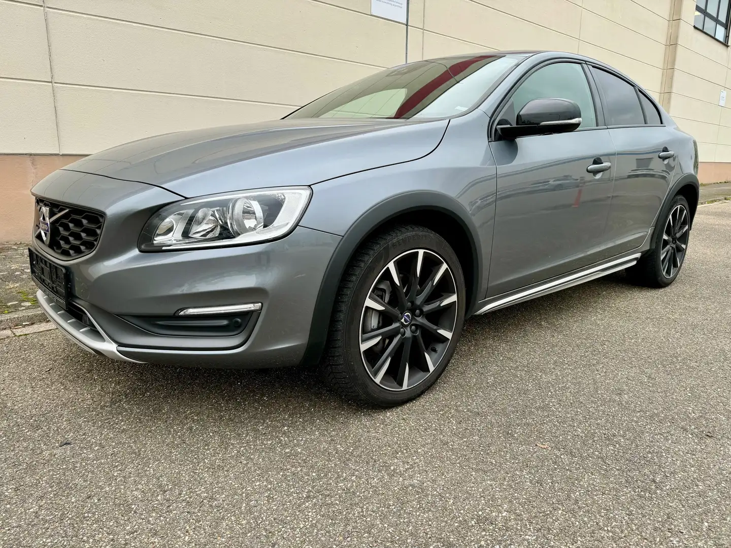 Volvo S60 Cross Country D4 Summum AWD Aut. Gri - 1