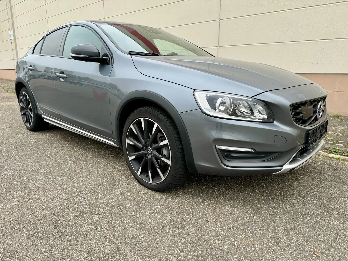 Volvo S60 Cross Country D4 Summum AWD Aut. Gri - 2