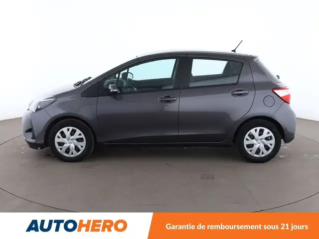 Toyota Yaris view 3