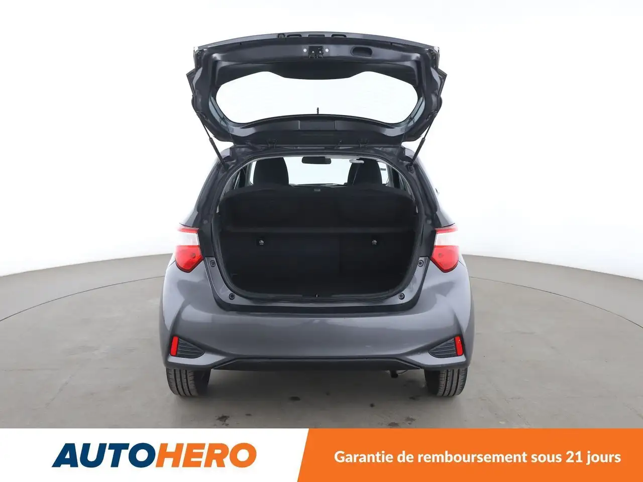 Toyota Yaris Yaris — photo 16