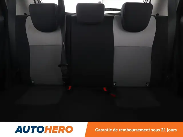 Toyota Yaris view 15