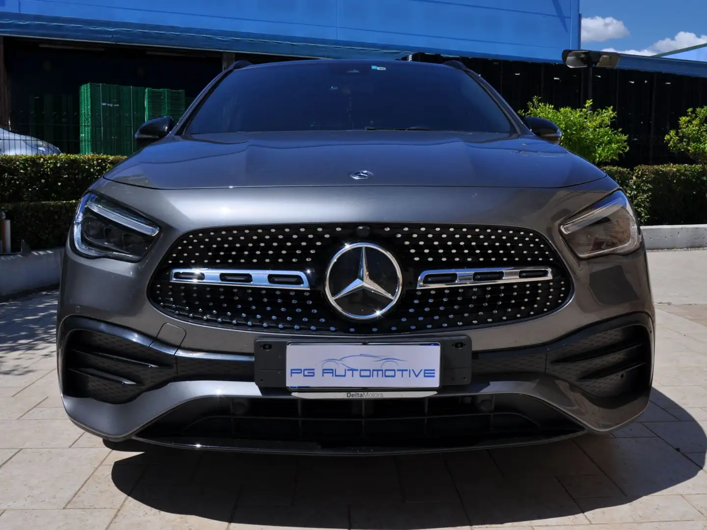 Mercedes-Benz GLA 180 GLA 180d Premium AMG Night Pack Grigio - 2