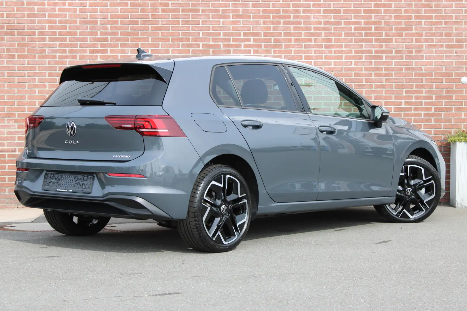 Volkswagen Golf 1.5 eHybrid Style 204PK |18-INCH|LED|ACC|CAMERA|ST Grau - 2