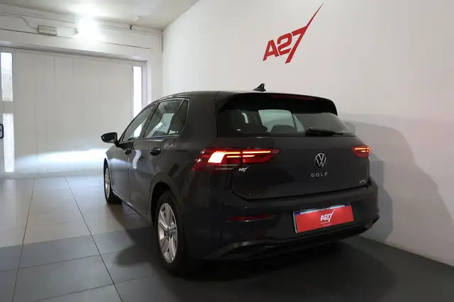 Volkswagen Golf view 5