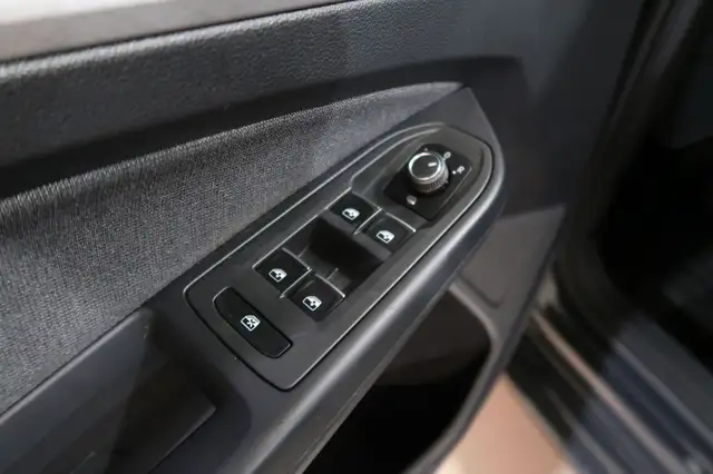 Volkswagen Golf view 27