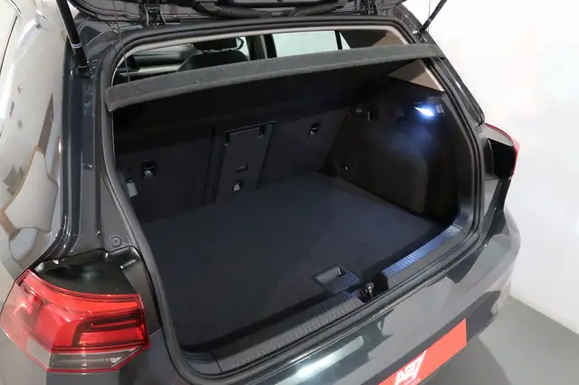 Volkswagen Golf view 22