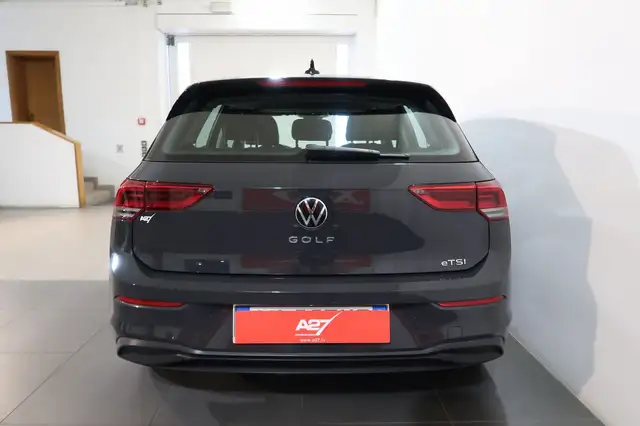 Volkswagen Golf view 9