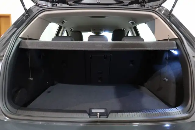 Volkswagen Golf view 23