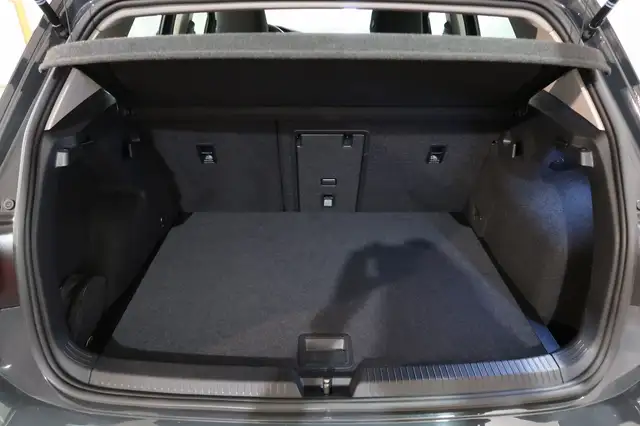 Volkswagen Golf view 11