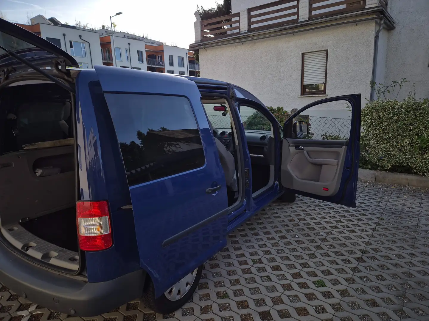 Volkswagen Caddy Caddy Life 1,6 Life Blau - 2