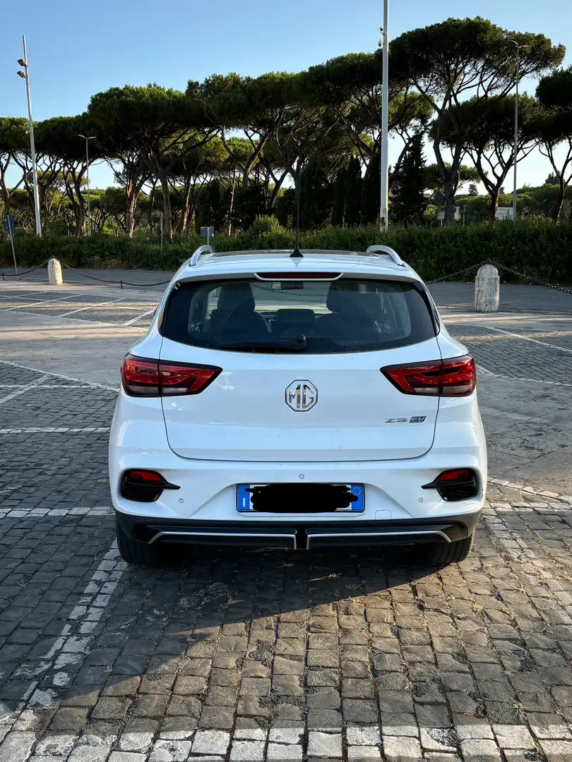 MG ZS EV Luxury Long Range - 2