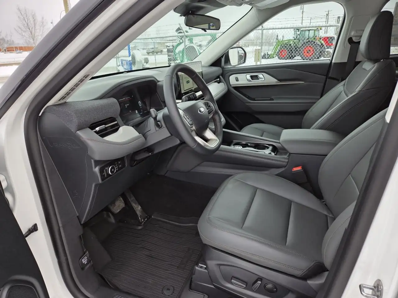 Ford Explorer снимка Ford Explorer