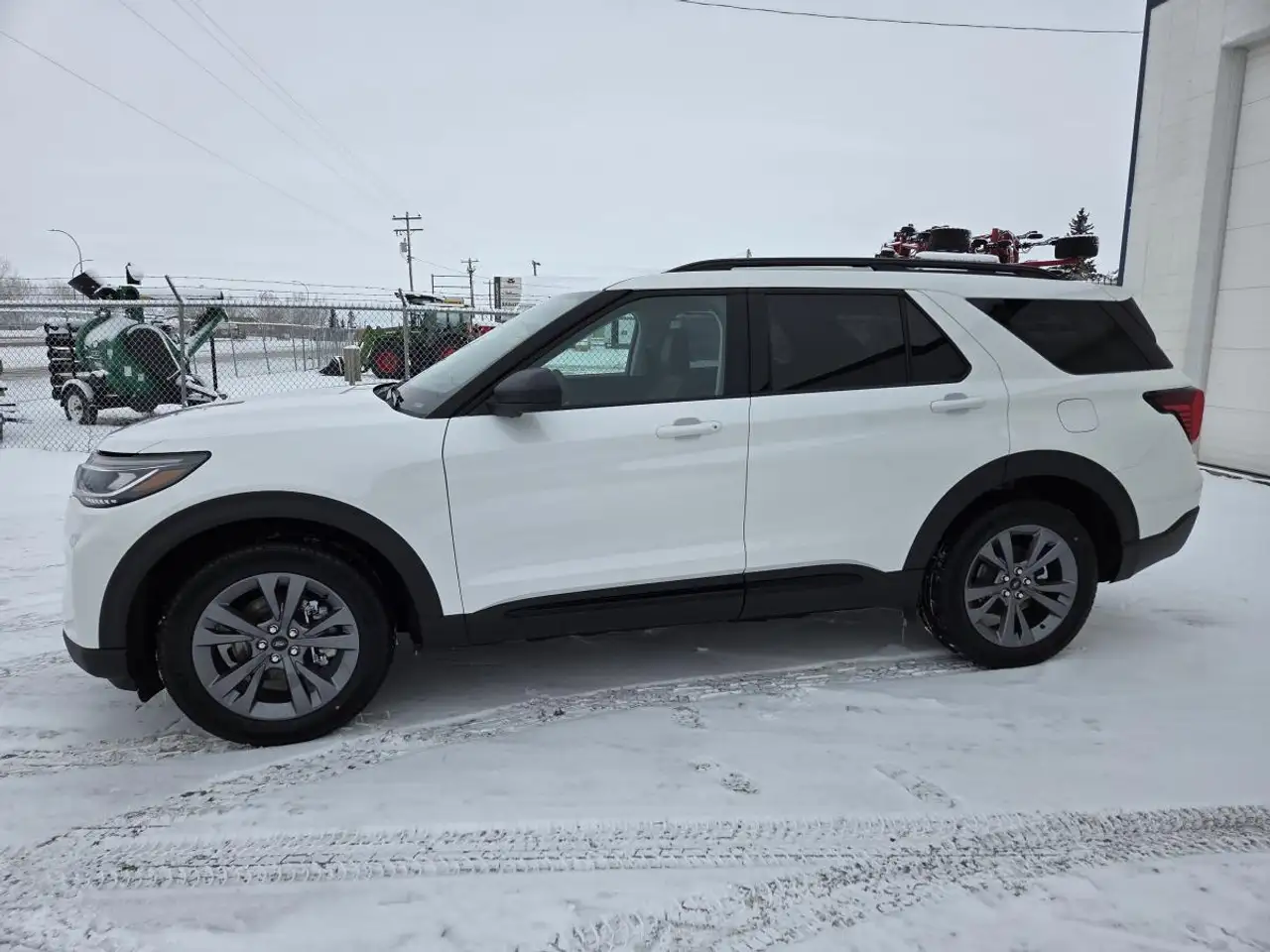 Ford Explorer снимка Ford Explorer
