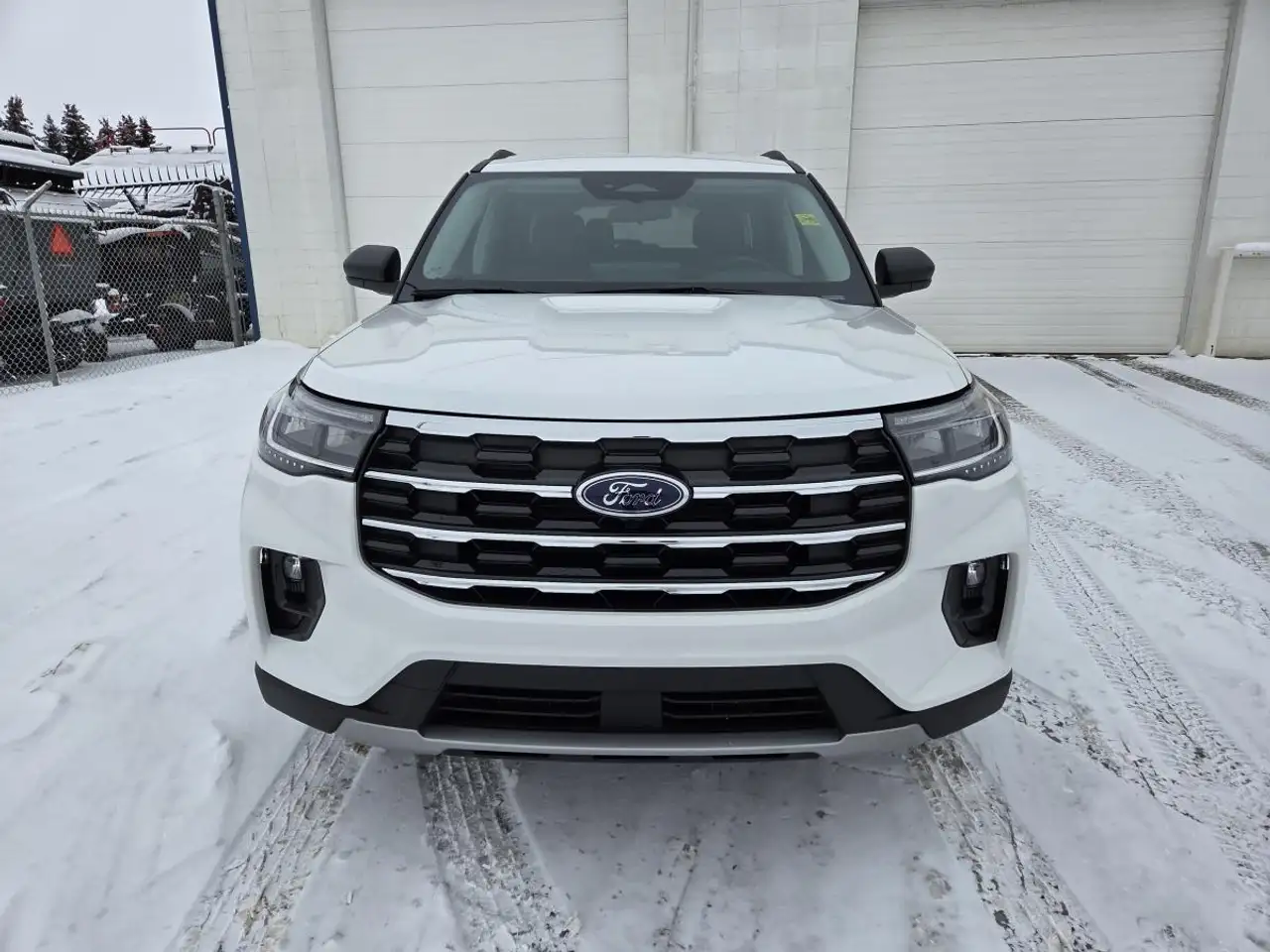 Ford Explorer снимка Ford Explorer