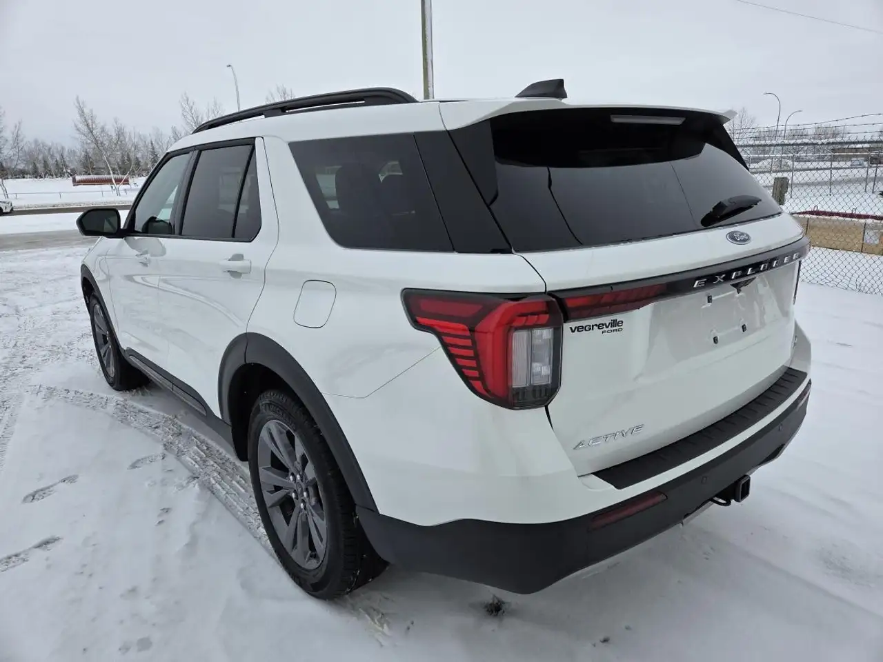 Ford Explorer снимка Ford Explorer