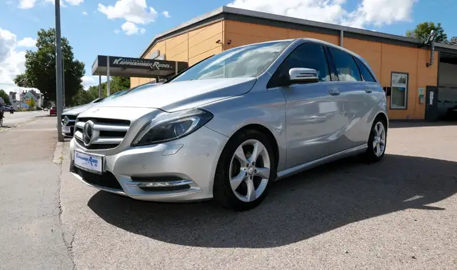 Mercedes-Benz B 200 SPORT/Xenon/SHZ/Kunstleder/Lichtpaket