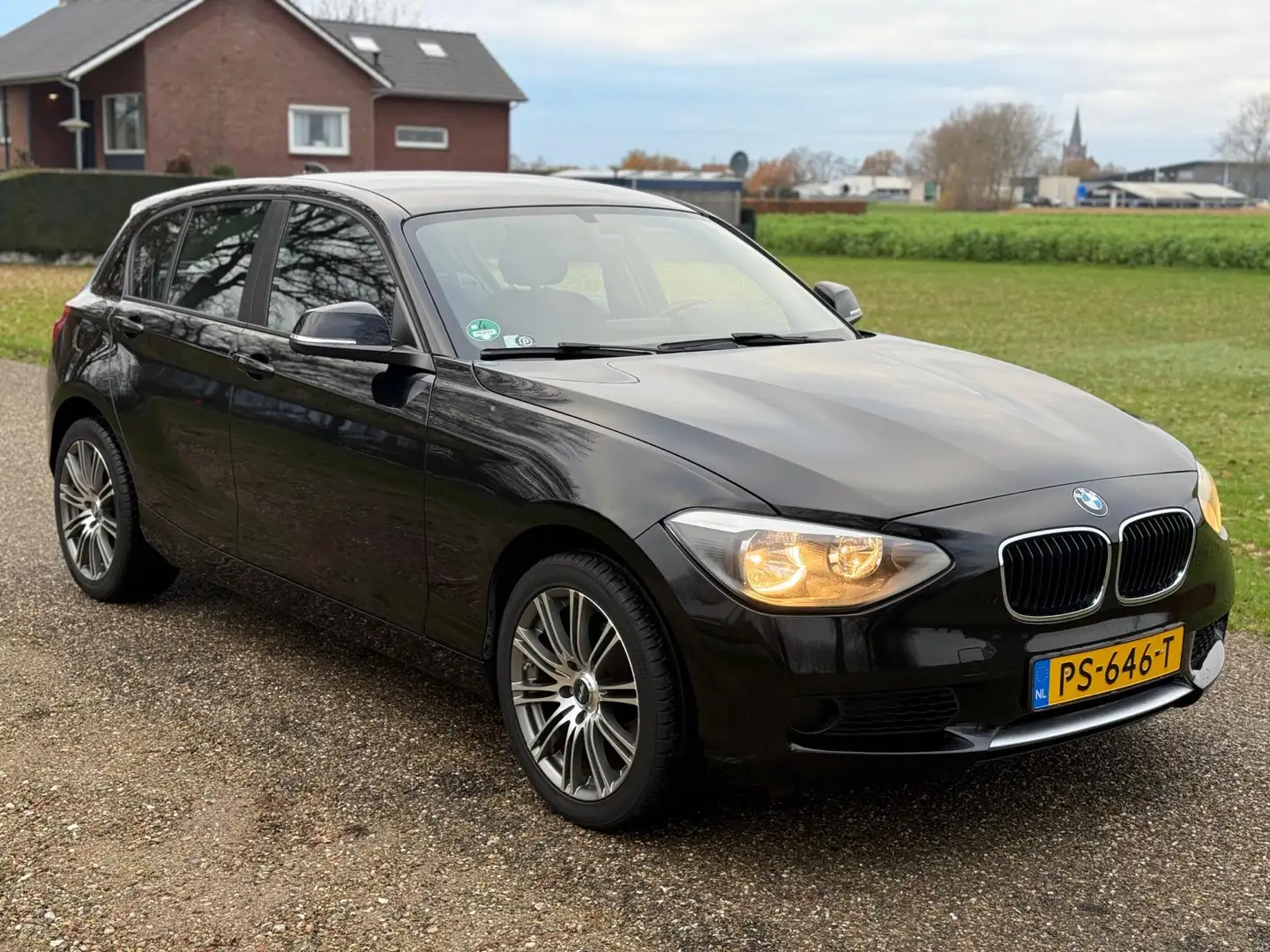 BMW 114 1-serie 114i|Airco|Navigatie|5 deurs|Nieuwe apk Zwart - 2