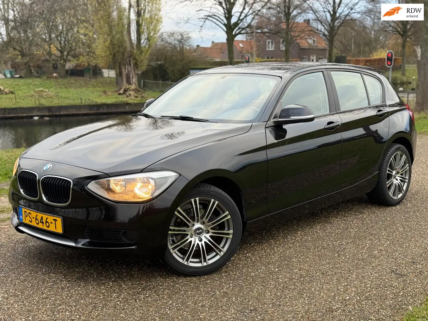 BMW 114 1-serie 114i|Airco|Navigatie|5 deurs|Nieuwe apk Zwart - 1