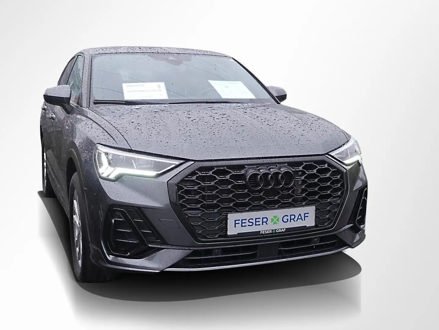 Audi Q3 Sportback 45 TFSI e 2x S line AHK Navi RüKa Grijs - 2