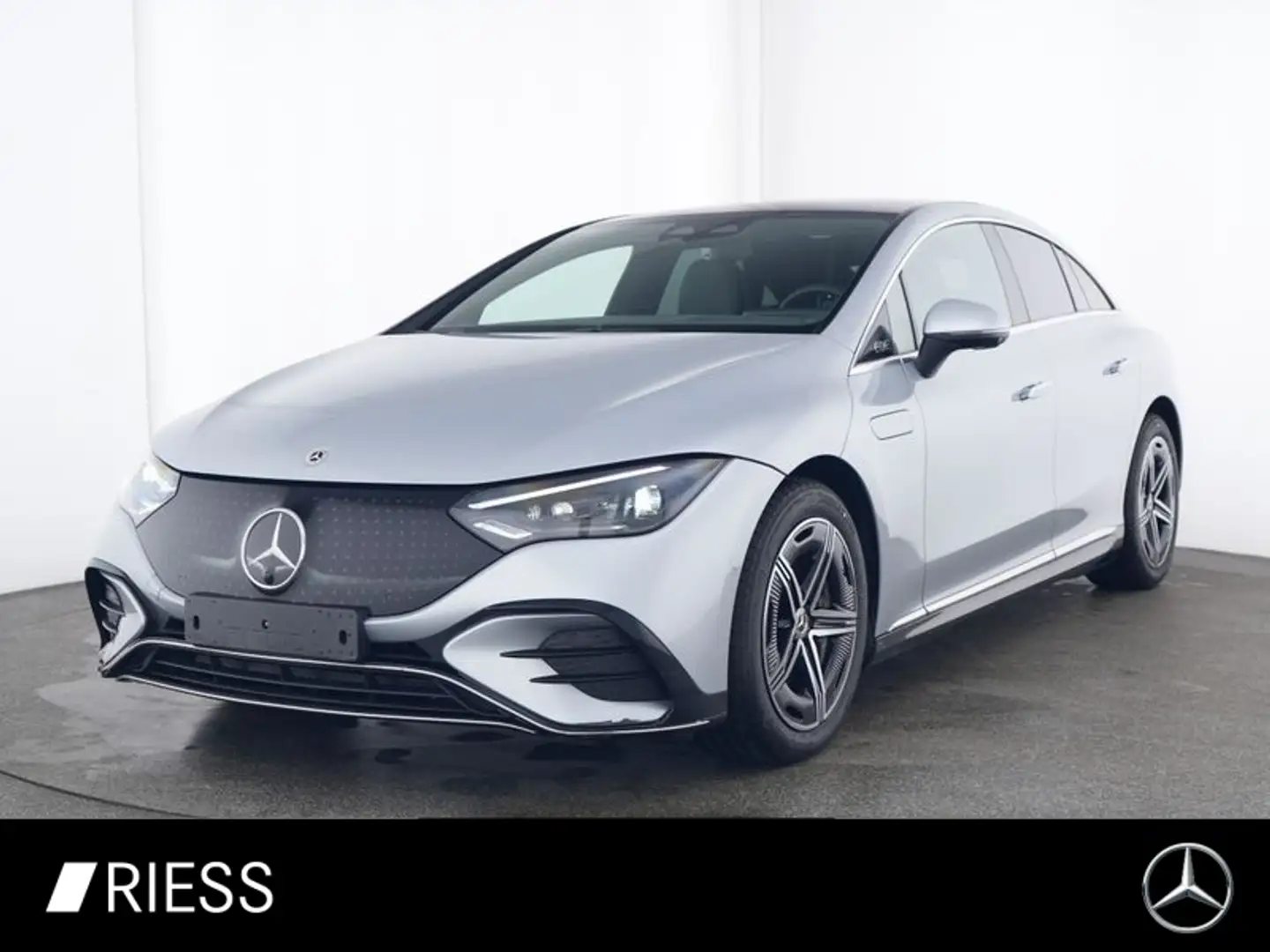Mercedes-Benz EQE 300 AMG Sport Distr Pano HUD WPumpe Keyless Plateado - 1