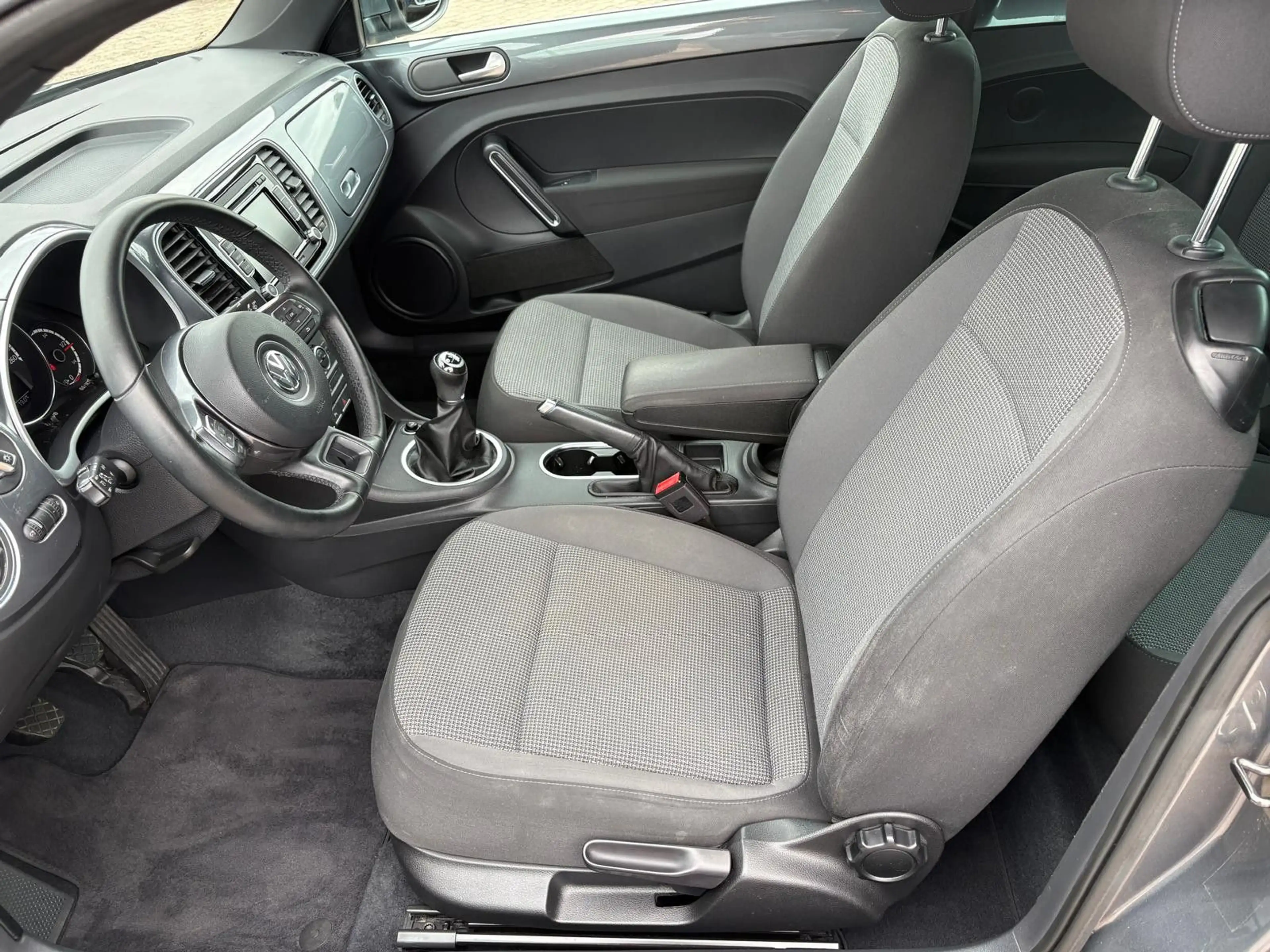 Volkswagen Beetle Lim. Design — photo 6