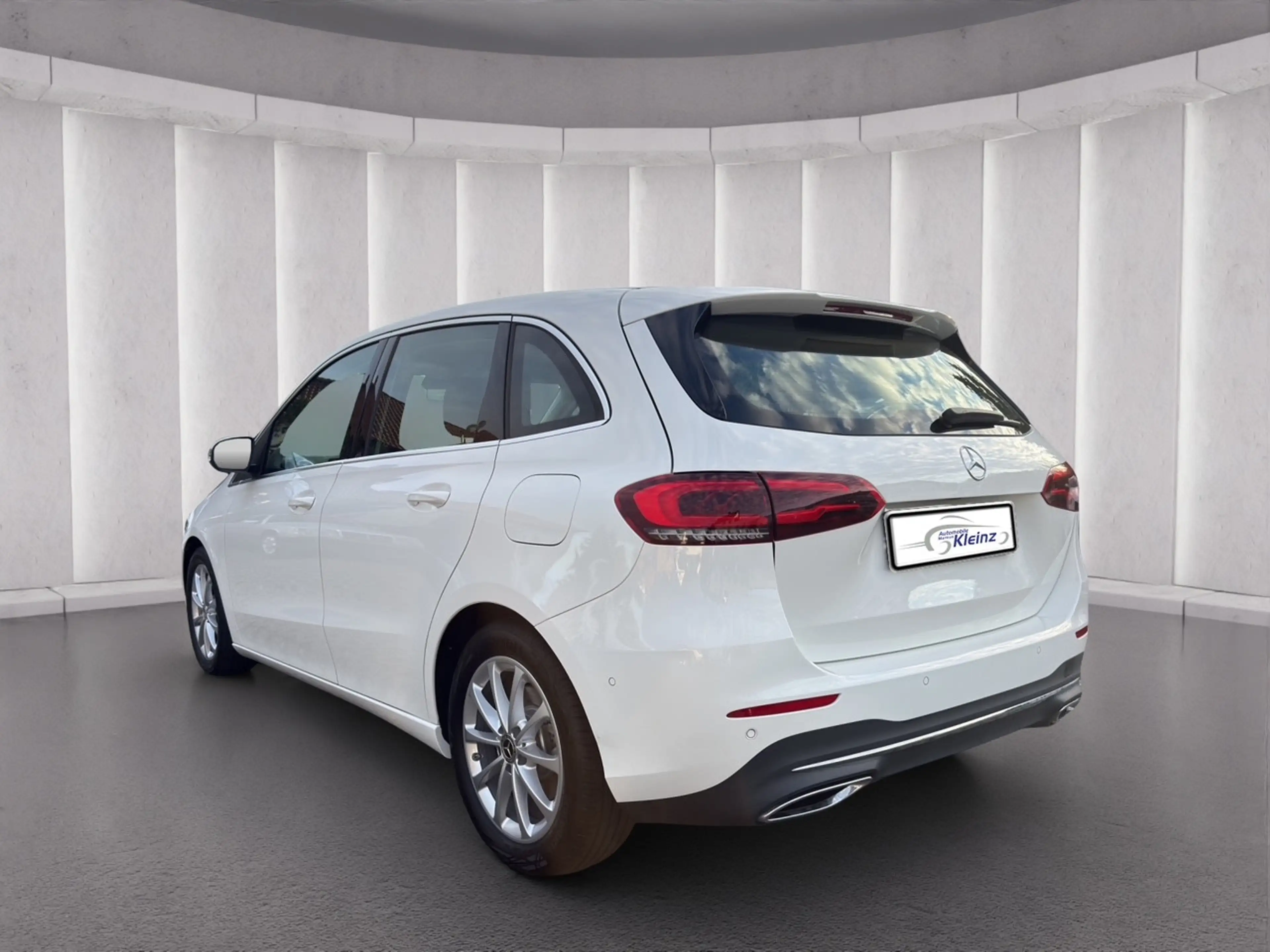 Mercedes-Benz B 200 LED+KLIMA+CARPLAY+SITZHEIZUNG+R-KAMERA — photo 2