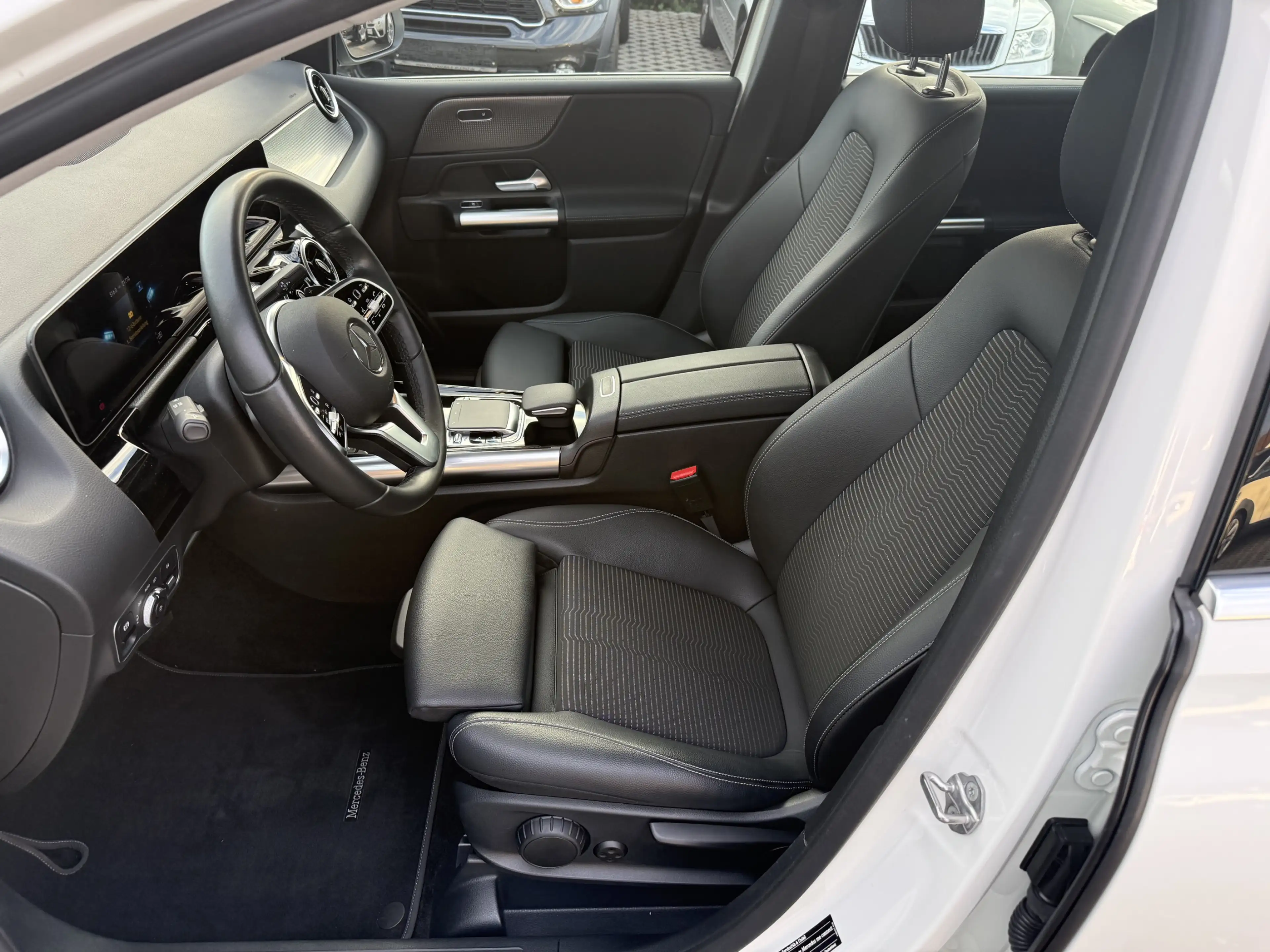 Mercedes-Benz B 200 LED+KLIMA+CARPLAY+SITZHEIZUNG+R-KAMERA — photo 5