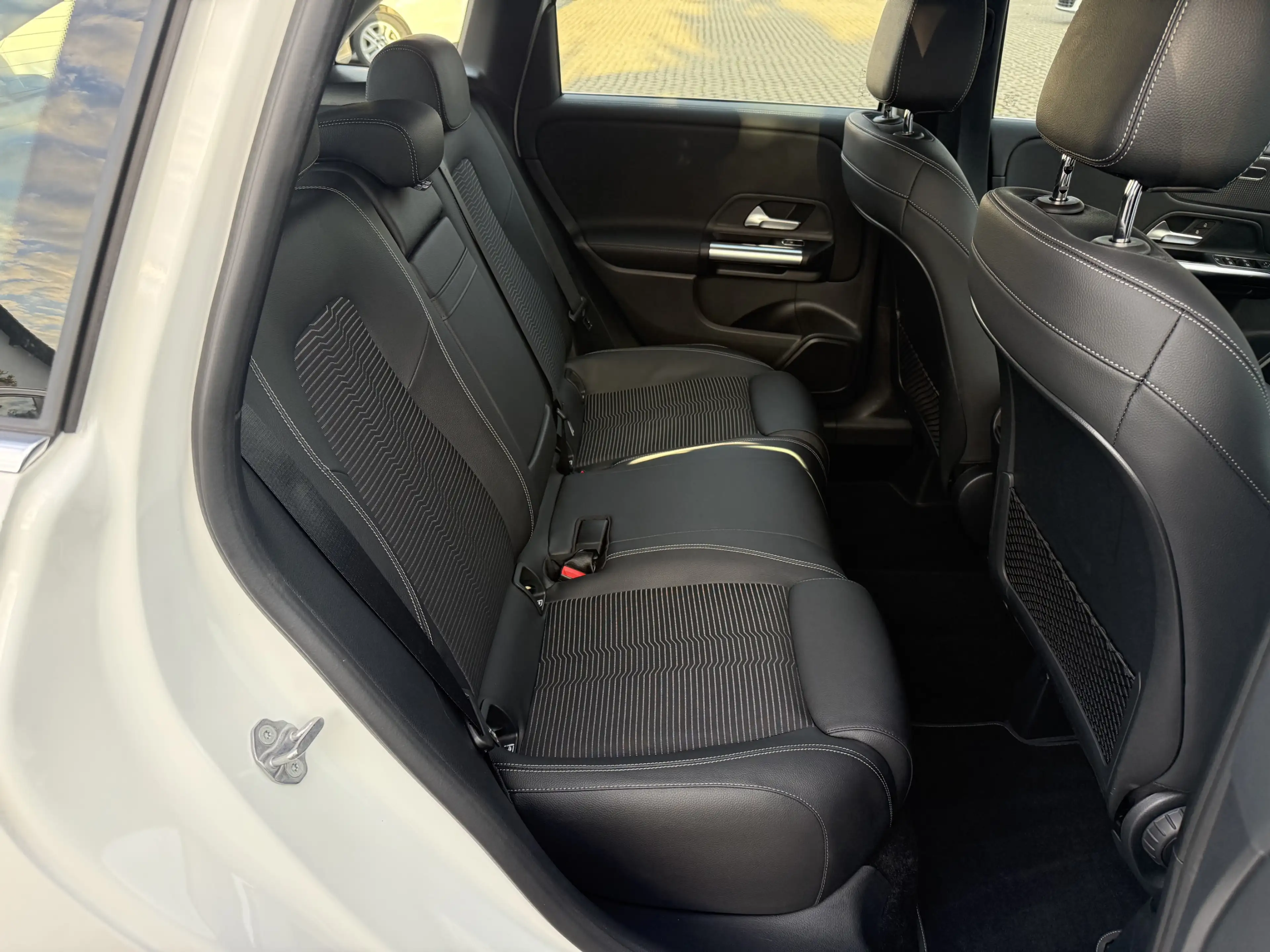 Mercedes-Benz B 200 LED+KLIMA+CARPLAY+SITZHEIZUNG+R-KAMERA — photo 15