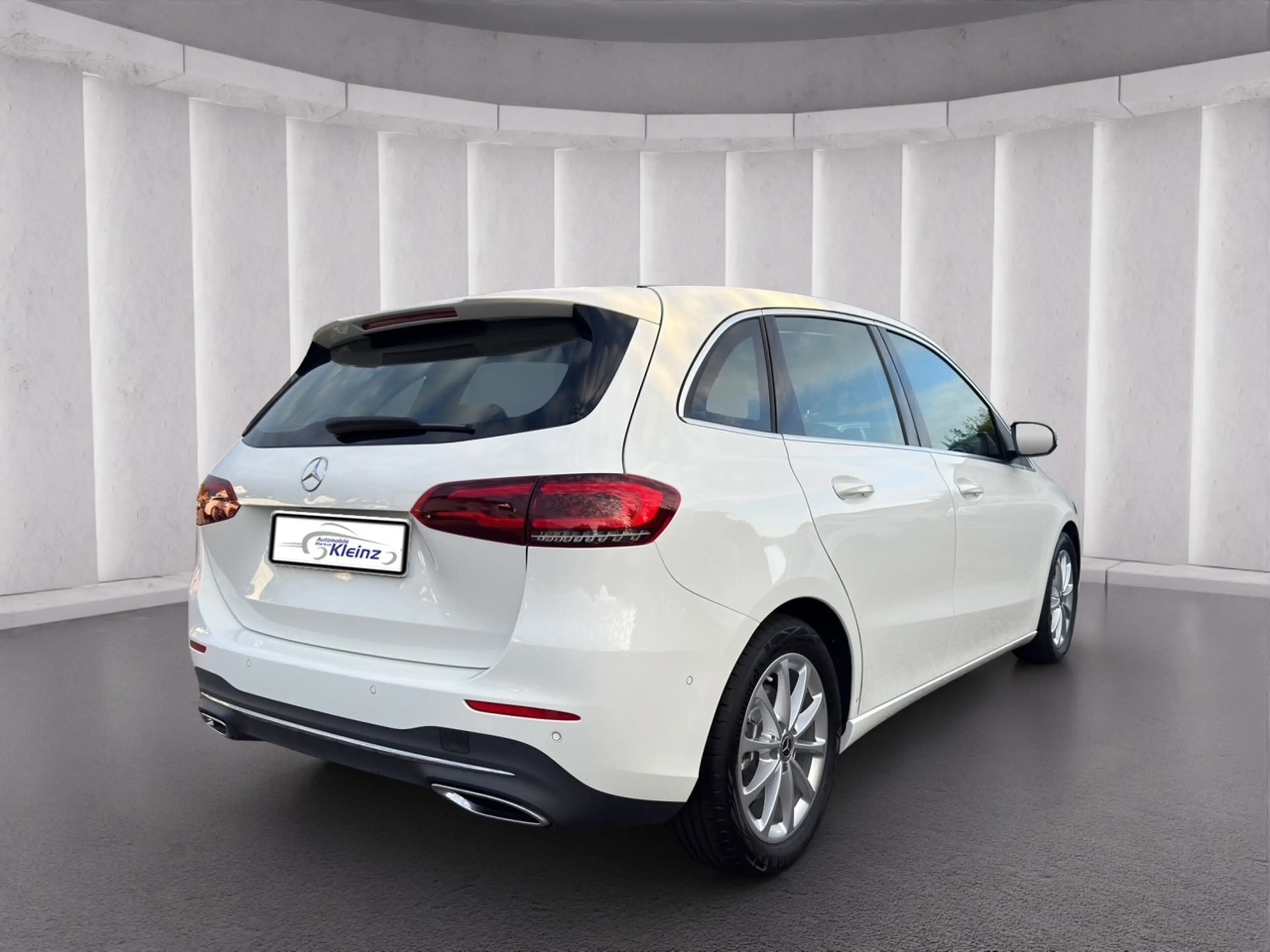 Mercedes-Benz B 200 LED+KLIMA+CARPLAY+SITZHEIZUNG+R-KAMERA — photo 3