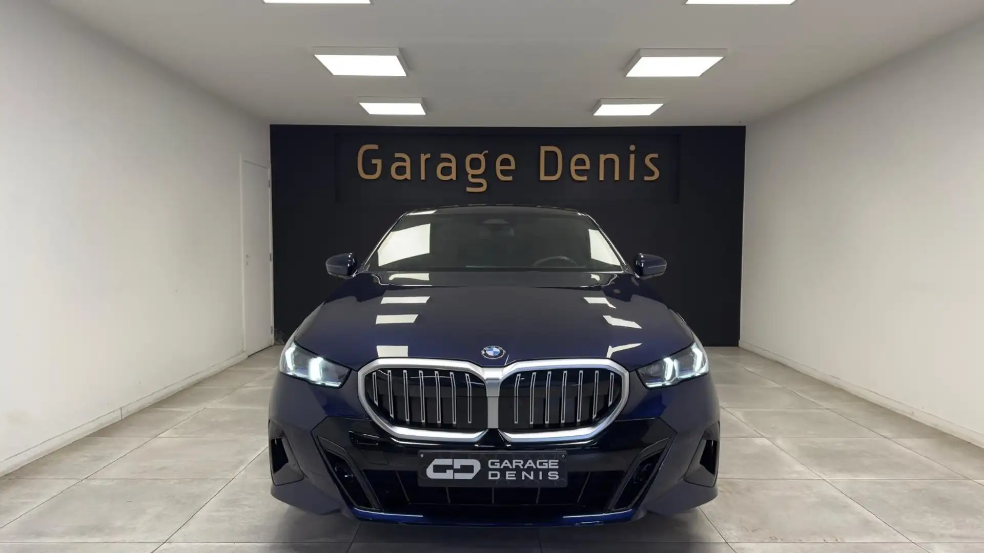 BMW 520 520iA*NEW MOD*PACK M*GPS+CAMERA*TOIT-PANO*GARANTIE Blauw - 2