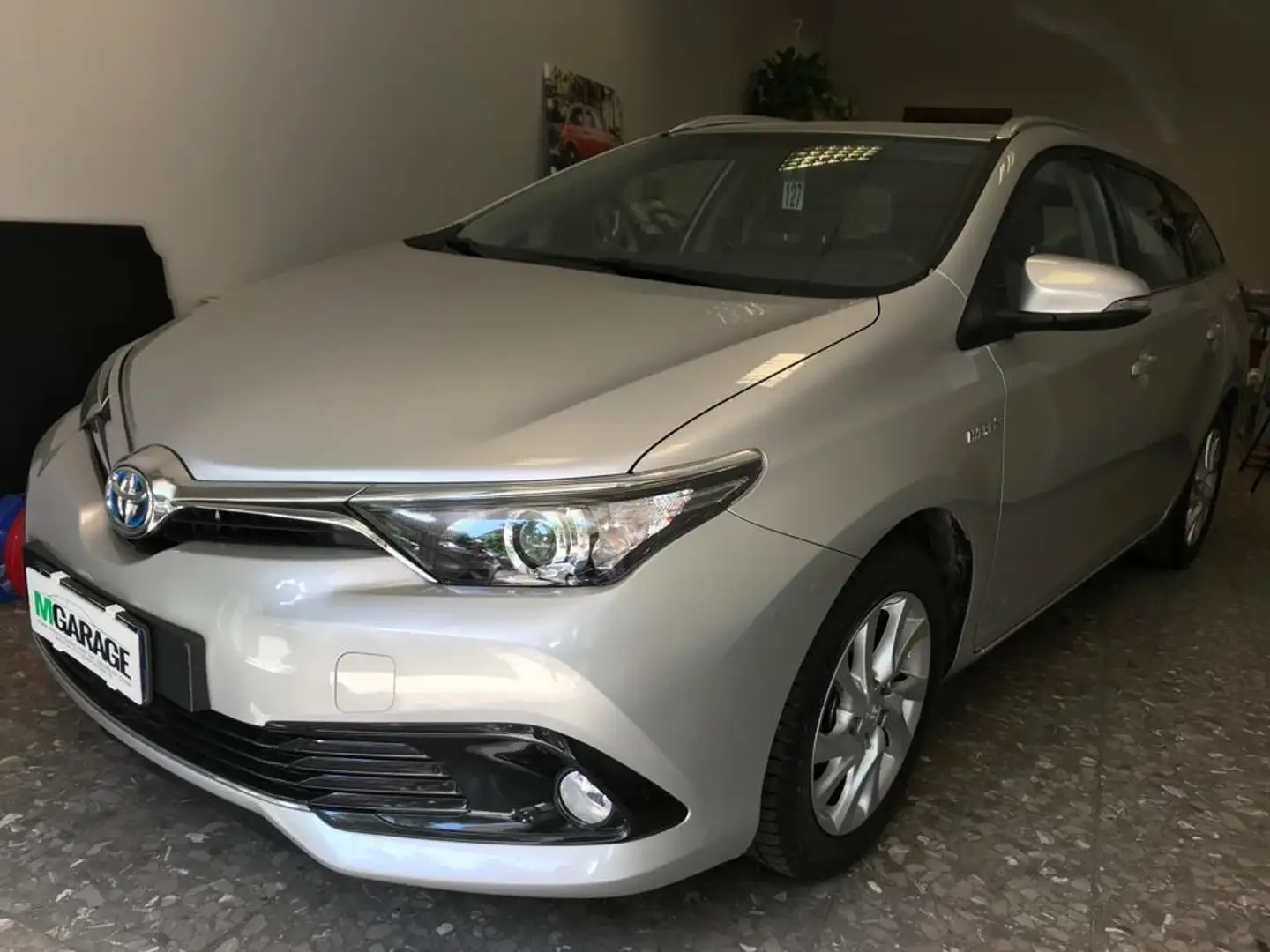 Toyota Auris TS 1.8 Hybrid Business ARGENTO Grigio - 2