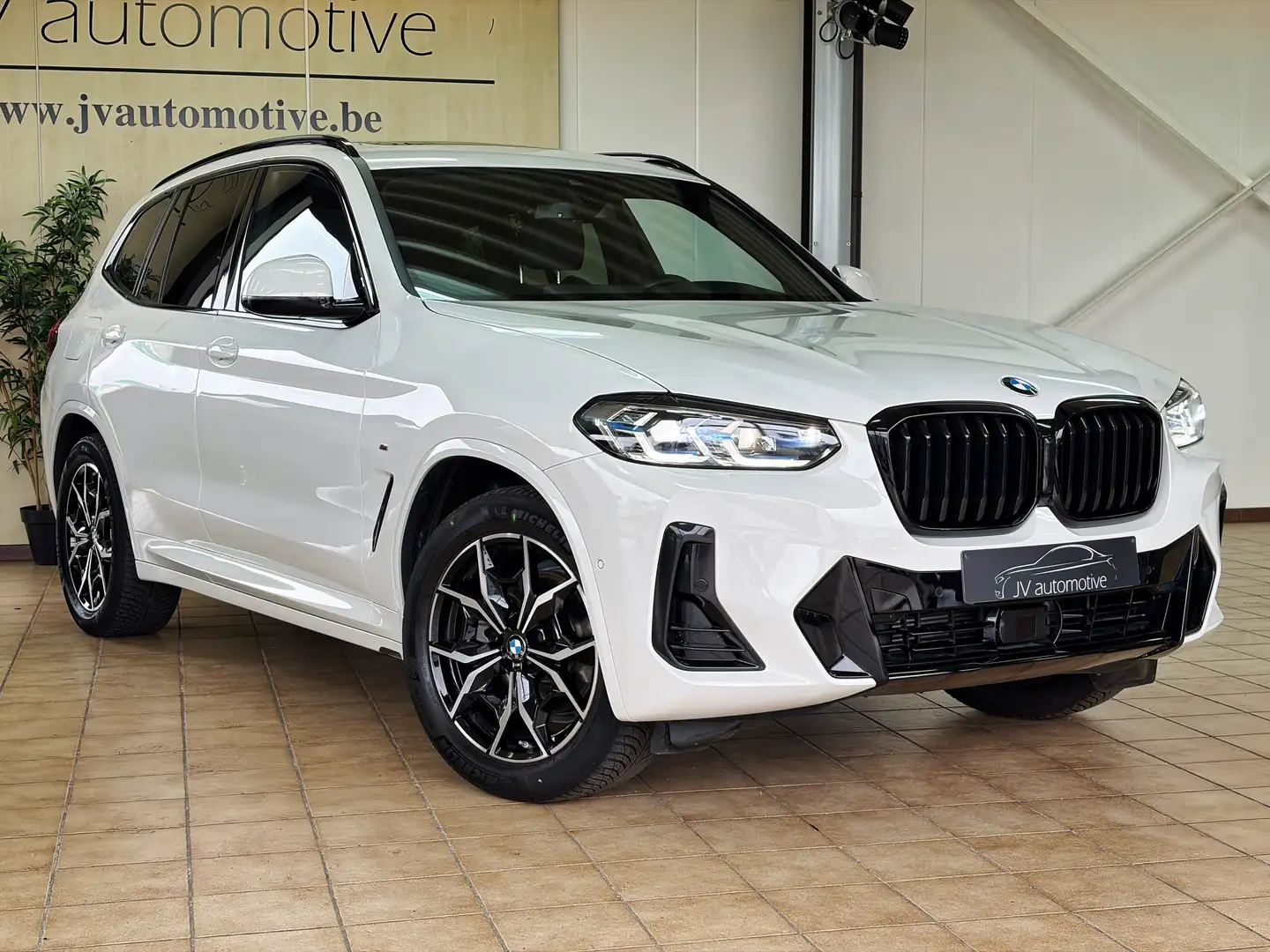BMW X3 X3 xDrive20i * M-SPORT * PANO * H&K * HEAD UP * - 1